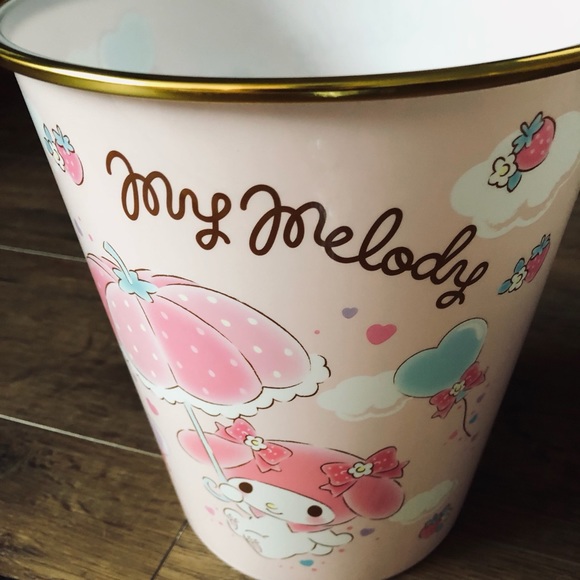 Only 1 Left! MY MELODY-Imported (NWT) Plastic Waste Basket - Picture 3 of 11